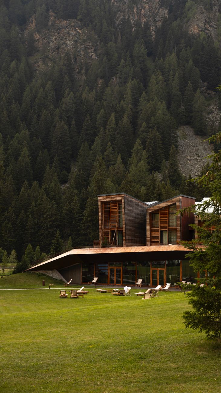 Minimalist eco lodge in tropical forest